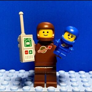 LEGO Space Minifigures Brown with Blue Baby